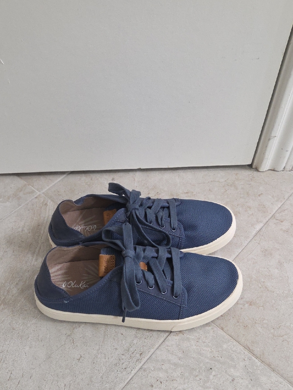 Pretty Blue Olukai Tennis Shoes In Great, Clean Condition! Size 8 - Picture 3 of 11